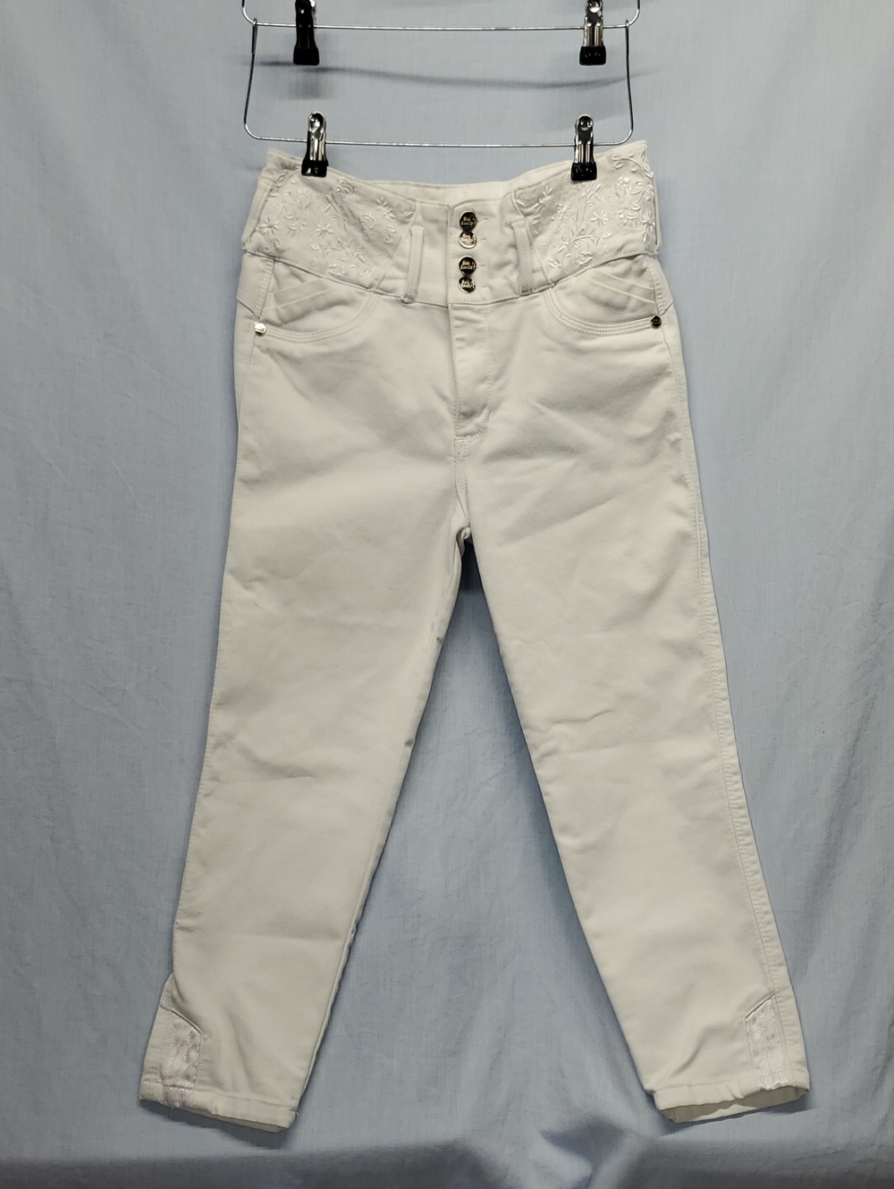 Bon Bon Up High-Waist White Cropped Jeans with Embroidered Waistband #359